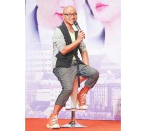 佟大为谈《合伙人》亲热戏：不怕老婆吃醋